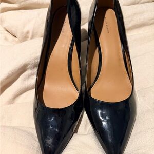 14th & Union Glossy Black Heels